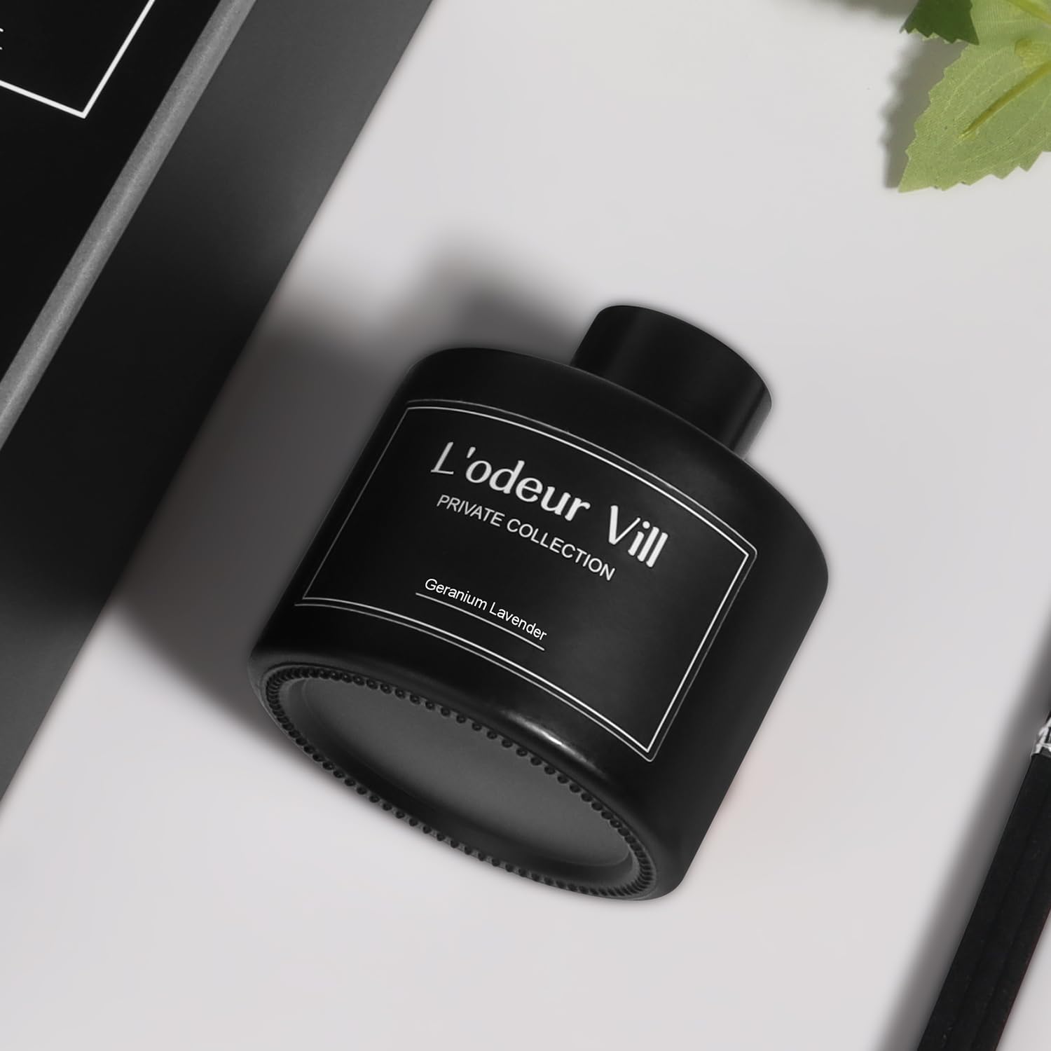 Lodeur Vill Reed Diffuser Set with 6 Sticks and 100ml Lavender Geranium Essential Oil