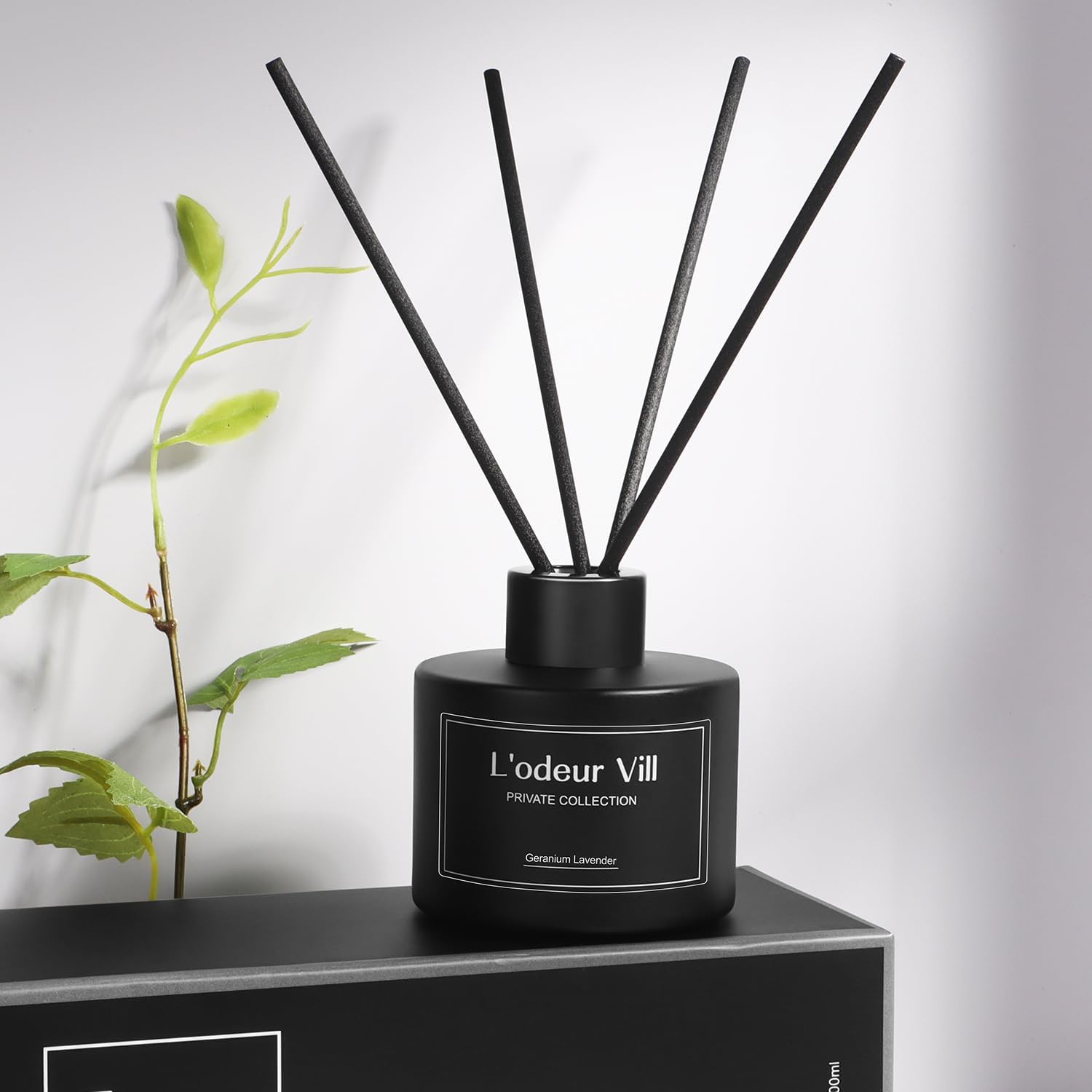 Lodeur Vill Reed Diffuser Set with 6 Sticks and 100ml Lavender Geranium Essential Oil