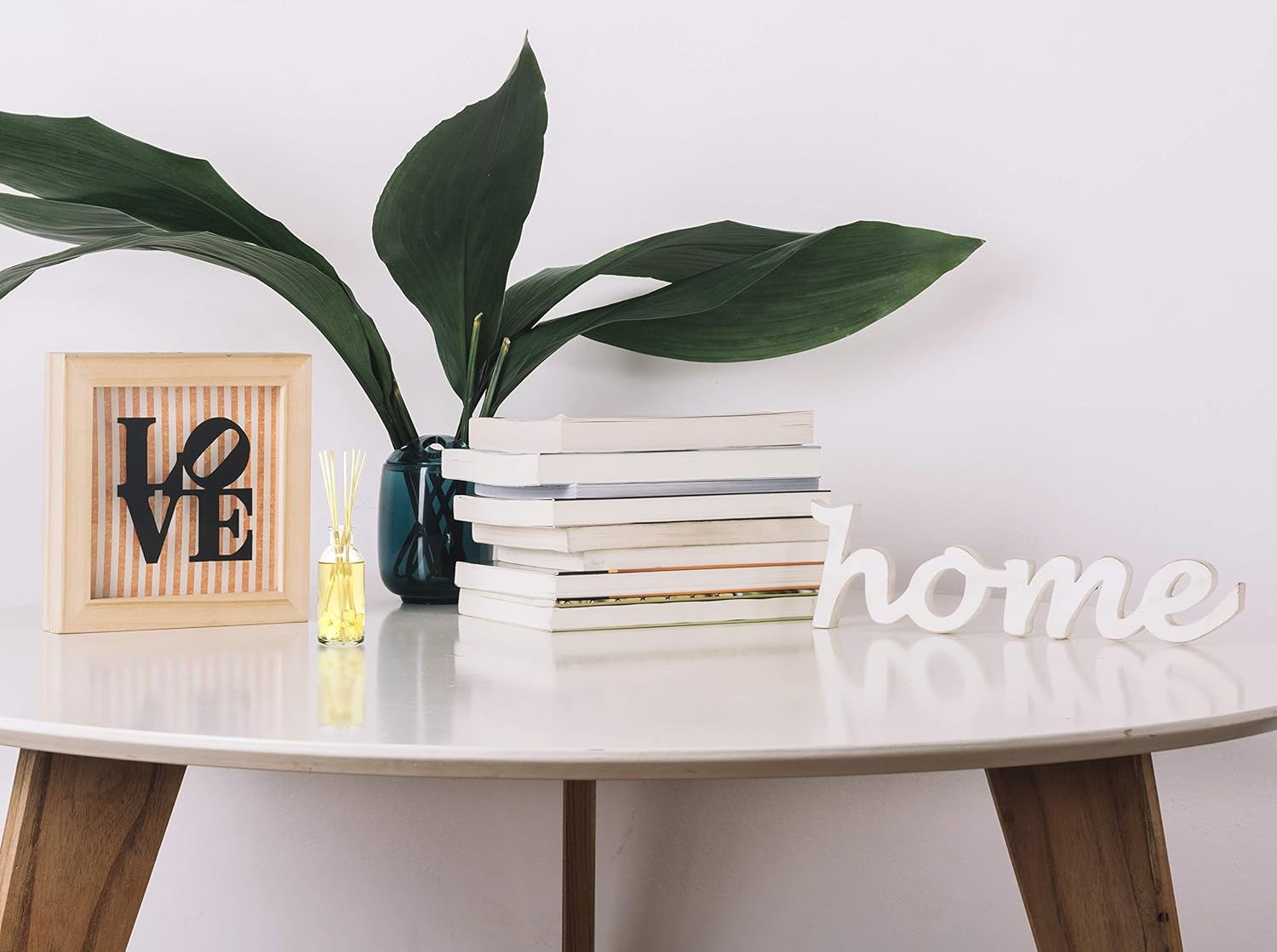 Urban Naturals Vanilla Orchid and Almond Reed Diffuser Set